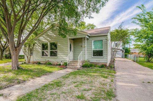 829 Holly Dr, Garland TX  75040-4922 exterior