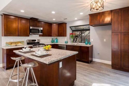851 Decatur Ave, Fresno, CA 93720-2522