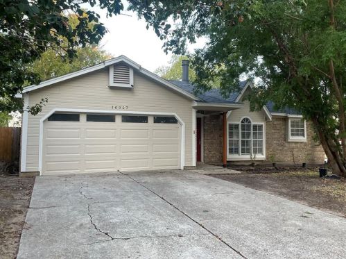 16947 Meadowlark St, Conroe TX  77385-3730 exterior