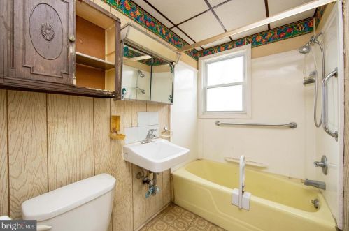 206 Cooper Ave, Camden NJ  08107-2209 exterior