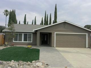 472 Hummingbird Ln, Livermore, CA 94551-6111