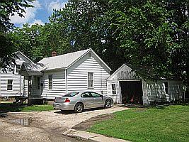 223-2 Chestnut St, Kewanee, IL 61443