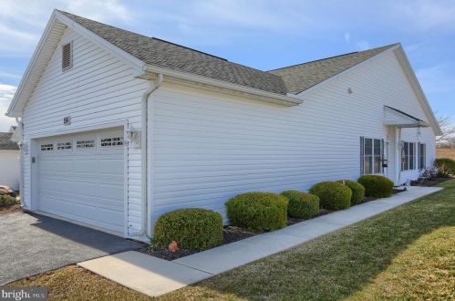 156 Lehman Dr, Carlisle, PA 17013-8563