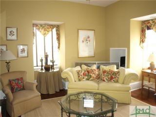 116 Bolton St, Savannah GA  31401-5914 exterior