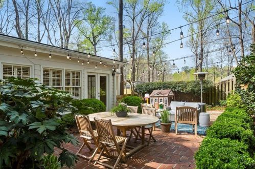 4045 Arden Way, Atlanta GA  30342-3954 exterior
