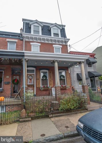 2631 Fillmore St, Philadelphia, PA 19137-1708