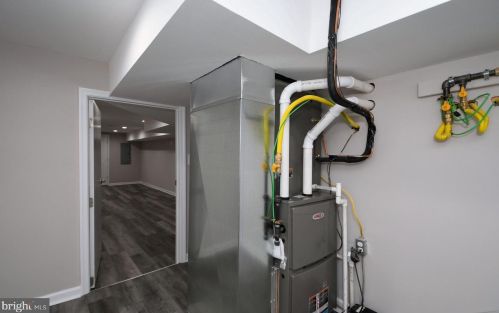 328 61 St, Philadelphia PA 19142-3402 exterior