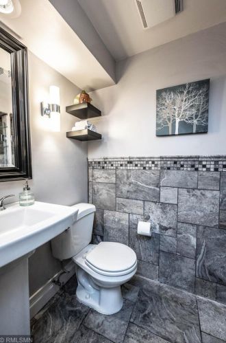 2437 Hillside Rd, Saint Paul MN  55110-5535 exterior