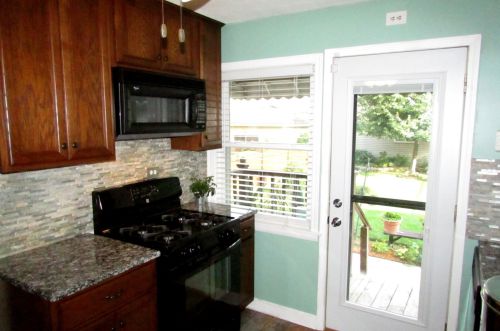 9113 Grant Ave, Brookfield, IL 60513-1533