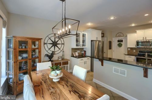 101 Shatto Dr, Carlisle PA  17013-2120 exterior