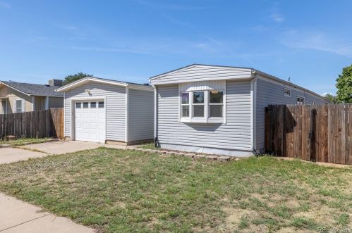 103 Zante St, Aurora, CO 80603-5707