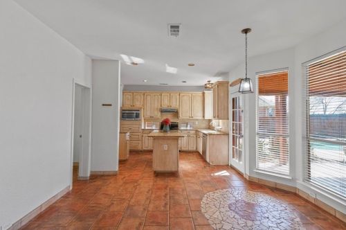 2644 Deep Valley Trl, Carrollton TX  75007-1940 exterior