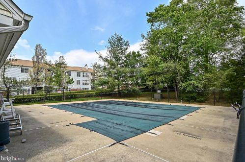 9259 Cardinal Forest Ln, Lorton VA  22079-4638 exterior