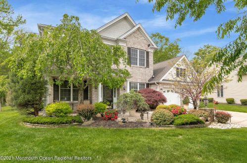 28 Appian Ct, East Freehold, NJ 07728-9265