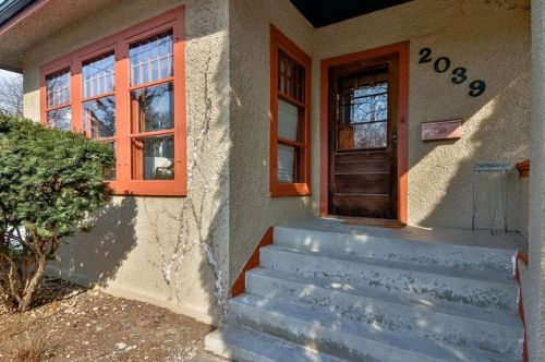 2039 Oxford St, Rockford, IL 61103-4832