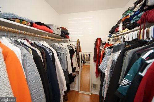 54 Cheverny Ct, Trenton NJ 08619-4718 exterior