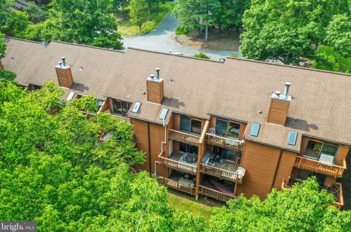 106 Tecumseh Trl, Hedgesville WV  25427-3859 exterior