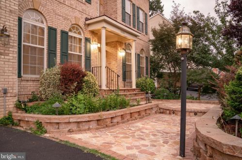 7125 Ayers Mdw Ln, Springfield VA  22150-4915 exterior