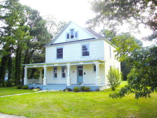 5 College Ave, Onancock VA  23417-1701 exterior