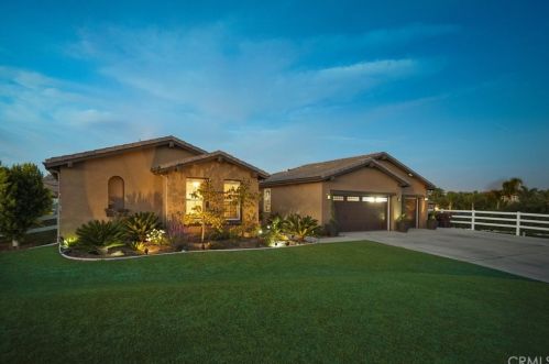 17592 Timberview Dr, Riverside, CA 92504-8839