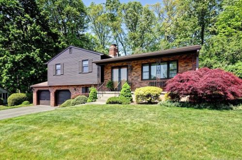 121 Marcy Dr, Southington, CT 06489-3306