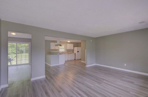 5805 Feldwood Rd, Atlanta GA  30349-2868 exterior