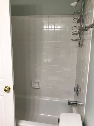 272 Camelot Ln, Carol Stream IL  60188-3617 exterior