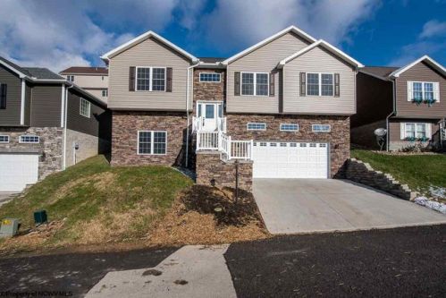 18 Sundance Dr, Morgantown WV  26508-2573 exterior