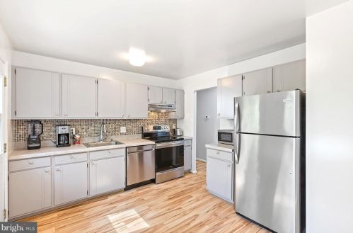 12826 Greenhall Dr, Woodbridge VA  22192-3224 exterior