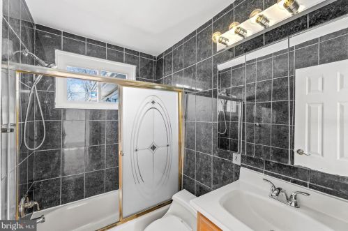 2711 Henderson Ave, Silver Spring MD 20902-1919 exterior