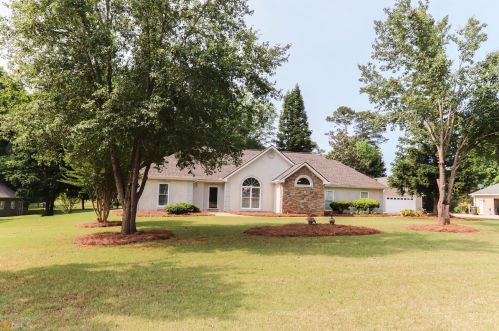 195 Crescent Dr, Newnan, GA 30265-1842
