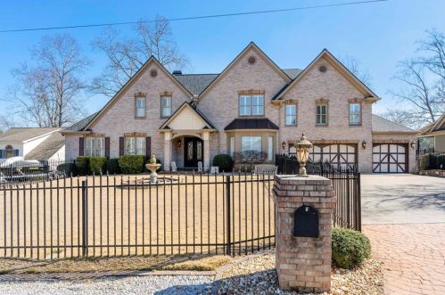 6363 Lakeview Dr, Buford, GA 30518-1129