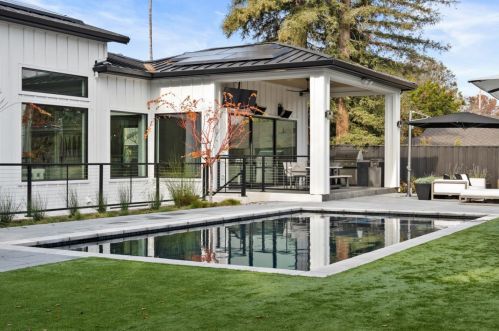 1575 Grant Rd, Los Altos CA  94024-6149 exterior