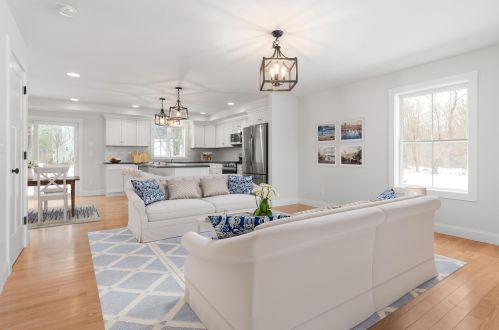14 Foreman Ln, Pelham, NH 03076-2905