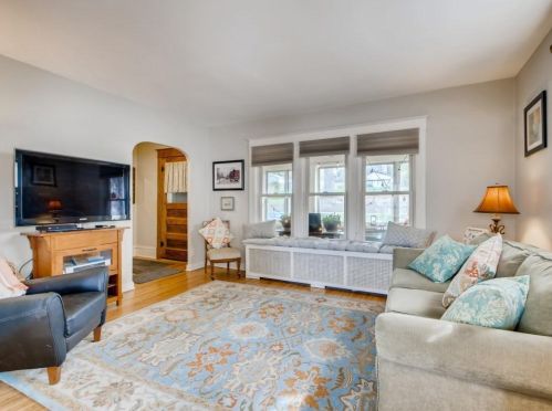 123 Bates Ave, Saint Paul MN  55106-6328 exterior