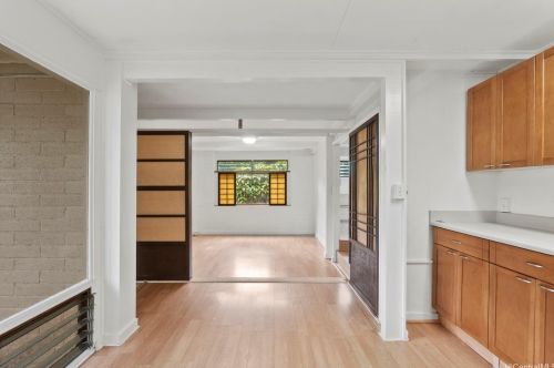 3430 Kaohinani Dr, Honolulu HI  96817-1022 exterior