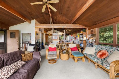 45027 Namoku St, Kaneohe, HI 96744
