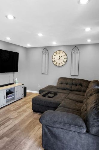 110 Fern St, Warwick, RI 02889-2408