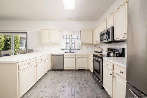 66 Village Ct, Wilton, CT 06897-4544