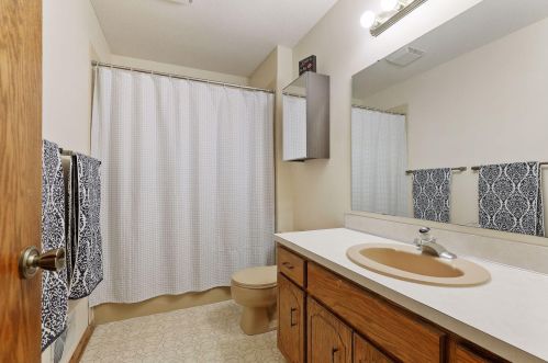 615 Bucher Ave, Saint Paul MN  55126-4628 exterior