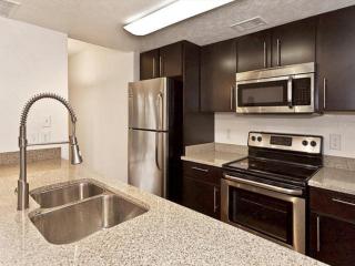 5919 Birchbrook Dr, Dallas TX  75206-4597 exterior