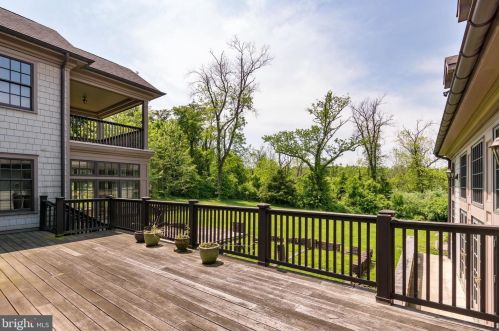80 Mapleton Rd, Princeton NJ  08540-9668 exterior
