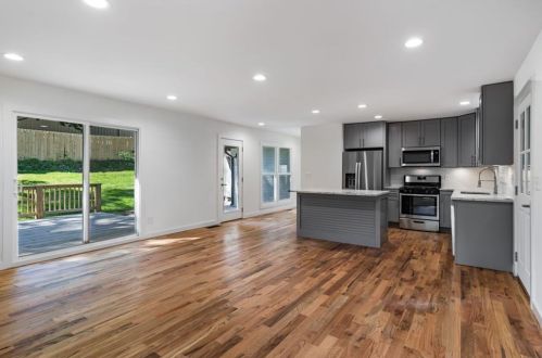 3683 Admiral Dr, Atlanta GA  30341-2045 exterior