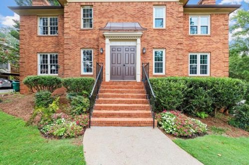 610 Corbin Lake Ct, Atlanta, GA 30350-2015