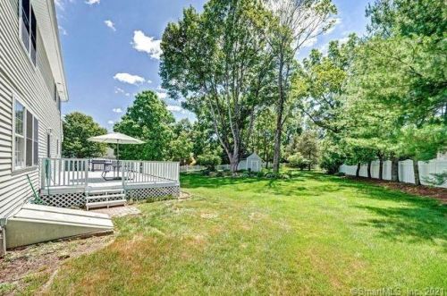 49 Brooksvale Rd, Cheshire, CT 06410-3334