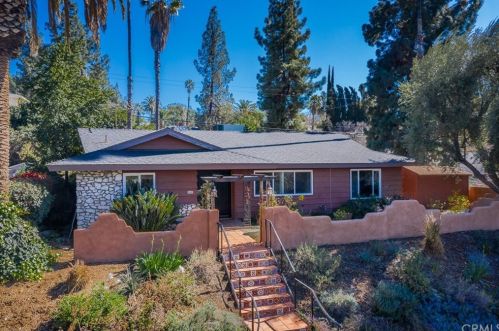 881 Crescent Ave, Redlands, CA 92373-6752