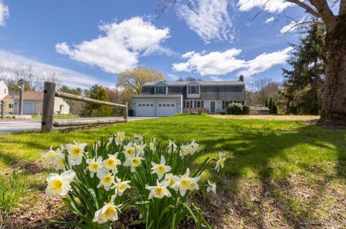 3 Candlewick Ln, Cumberland, ME 04021-4031