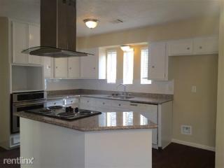 2722 Ashford Oak Dr, Houston TX  77082-2111 exterior