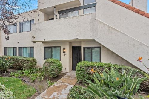 359 Melrose Dr, Vista CA  92083-4831 exterior
