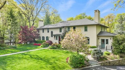 356 Knollwood Rd, Ridgewood, NJ 07450-4815
